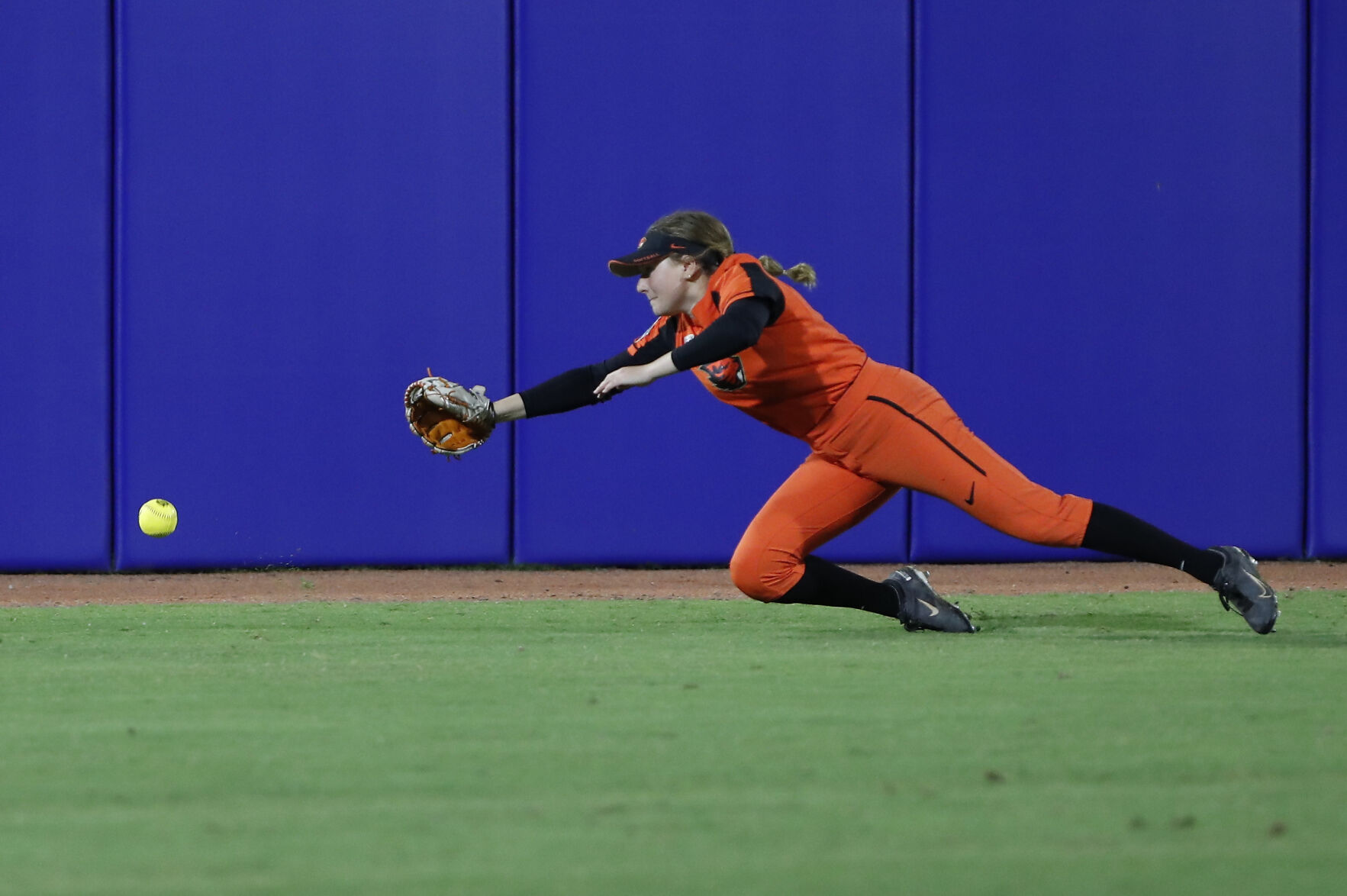 WCWS Oregon St Arizona Softball